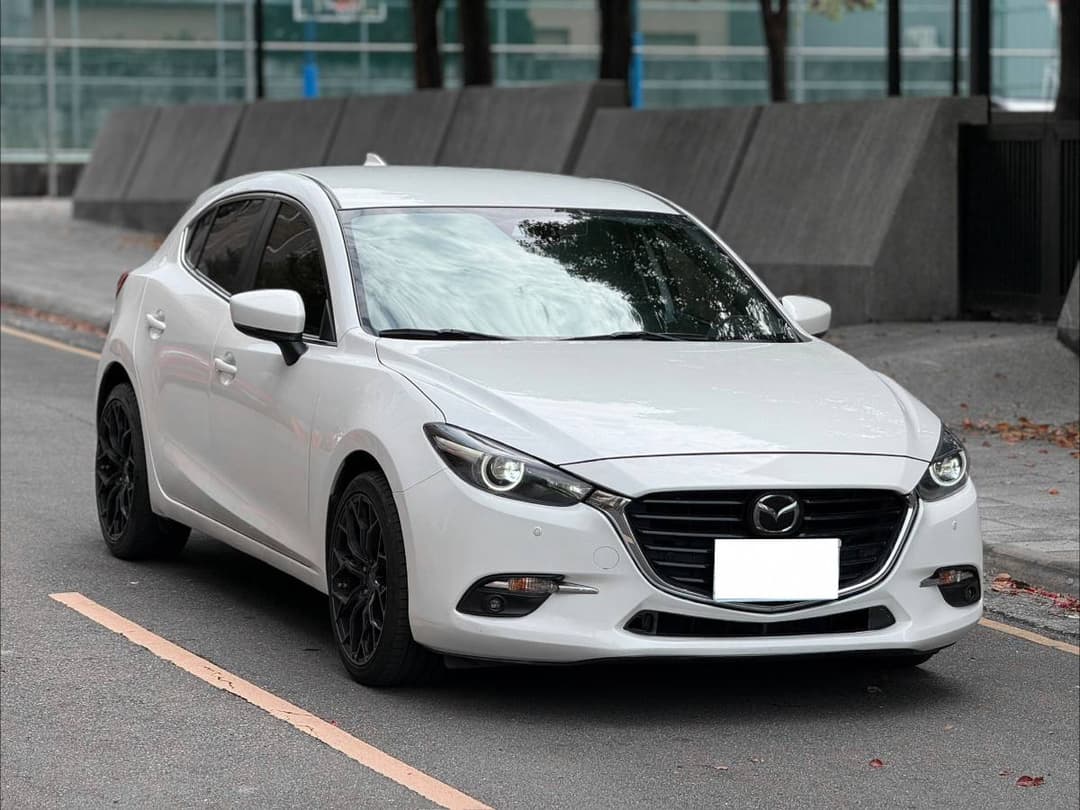 2019 Mazda 3 5D 尊榮安全版