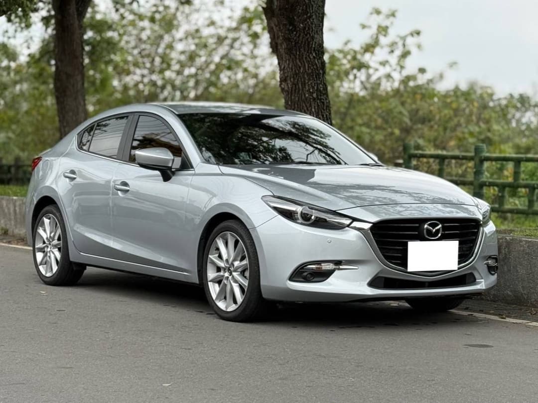 2017 Mazda 3 4D 尊榮安全版
