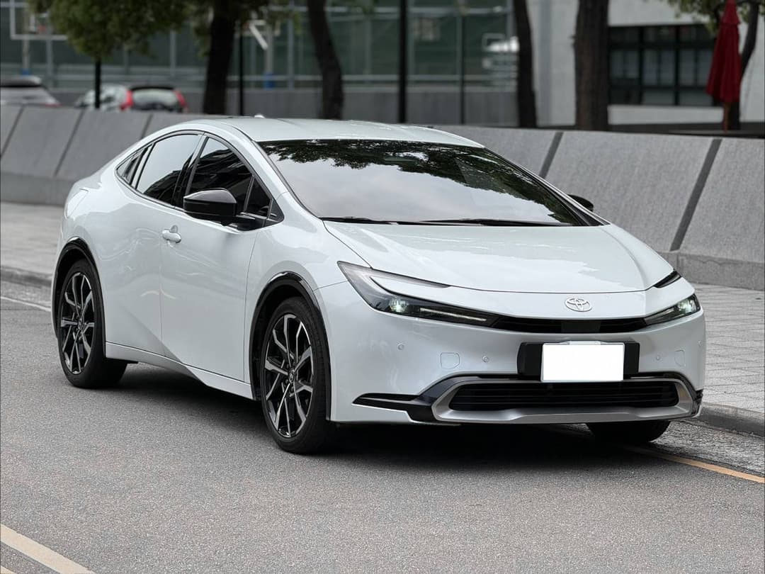 2023 TOYOTA Prius PHEV 鉑金