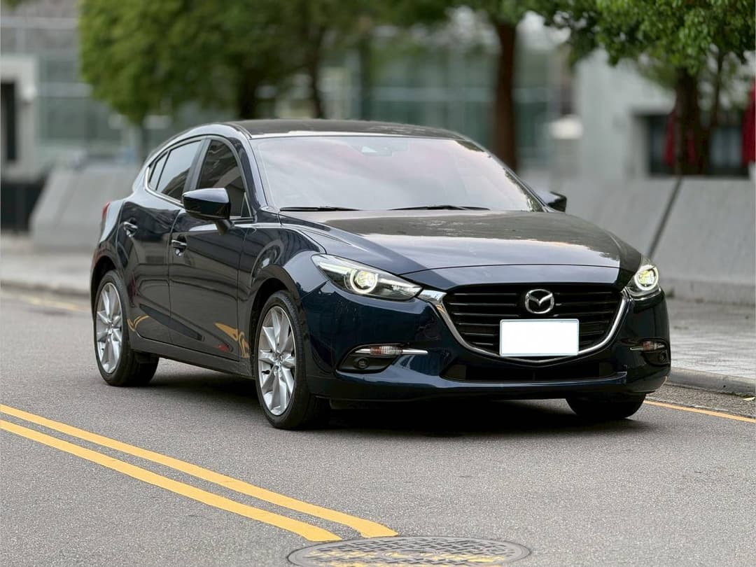 2017 Mazda 3 5D 尊榮安全版